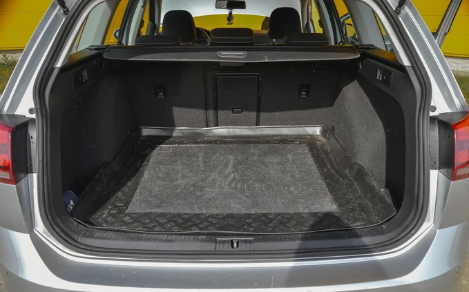 Volkswagen Golf cena 44900 przebieg: 220981, rok produkcji 2016 z Wrocław małe 667
